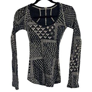 Free People Geometric Black &‎ White Knit Long Sleeve Top Size M